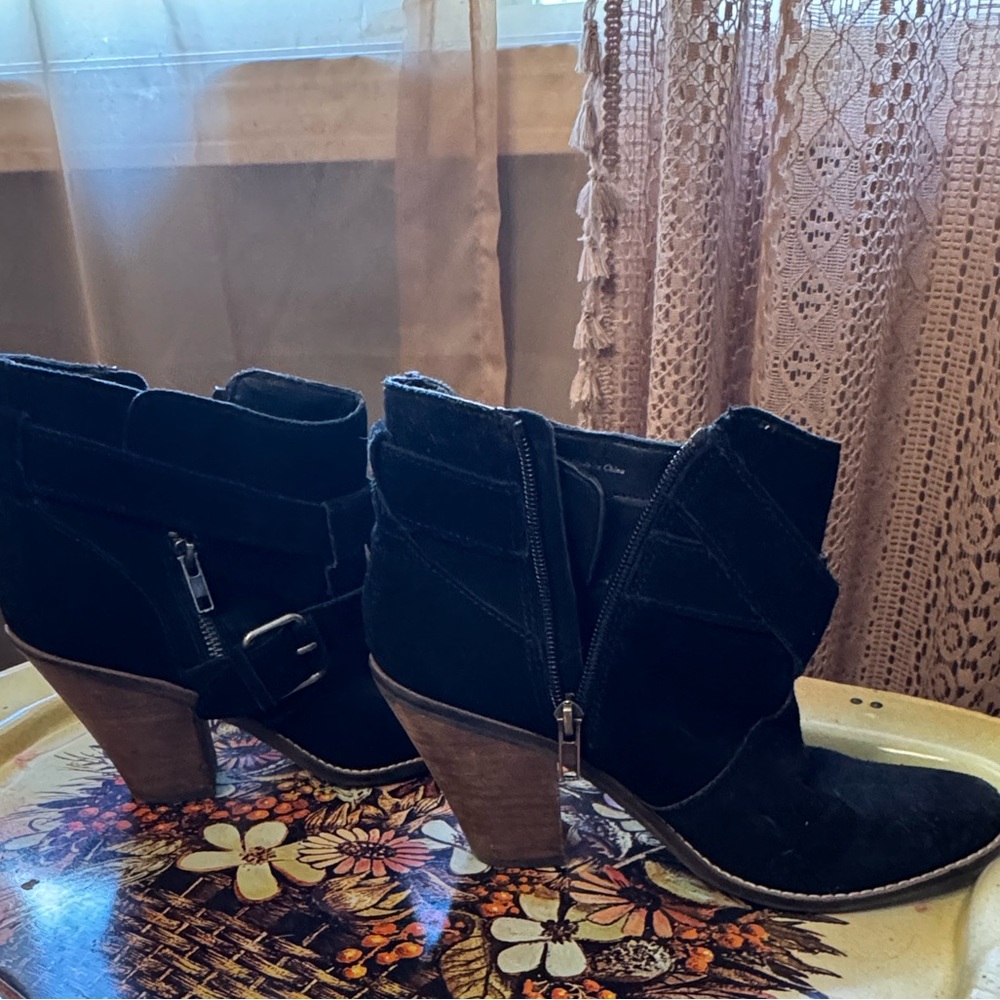 Dolce Vida Black Ankle Boots - Picture 3 of 7